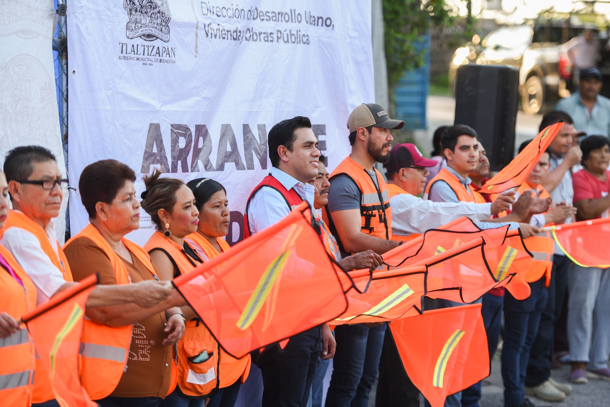 ARRANCA GABRIEL MORENO BRUNO SEGUNDA ETAPA DE LA PAVIMENTACIÓN DE LA AVENIDA MIGUEL HIDALDO EN HUATECALCO